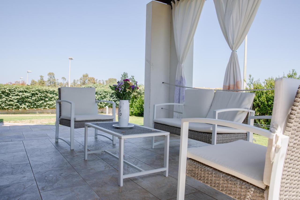 Вилла Le Residenze Di Baia Sant'Anna Танаунелла Экстерьер фото