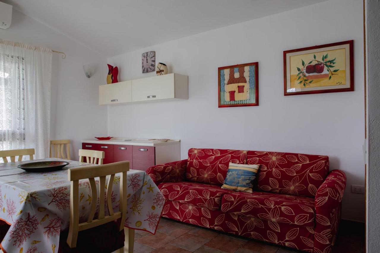 Вилла Le Residenze Di Baia Sant'Anna Танаунелла Экстерьер фото